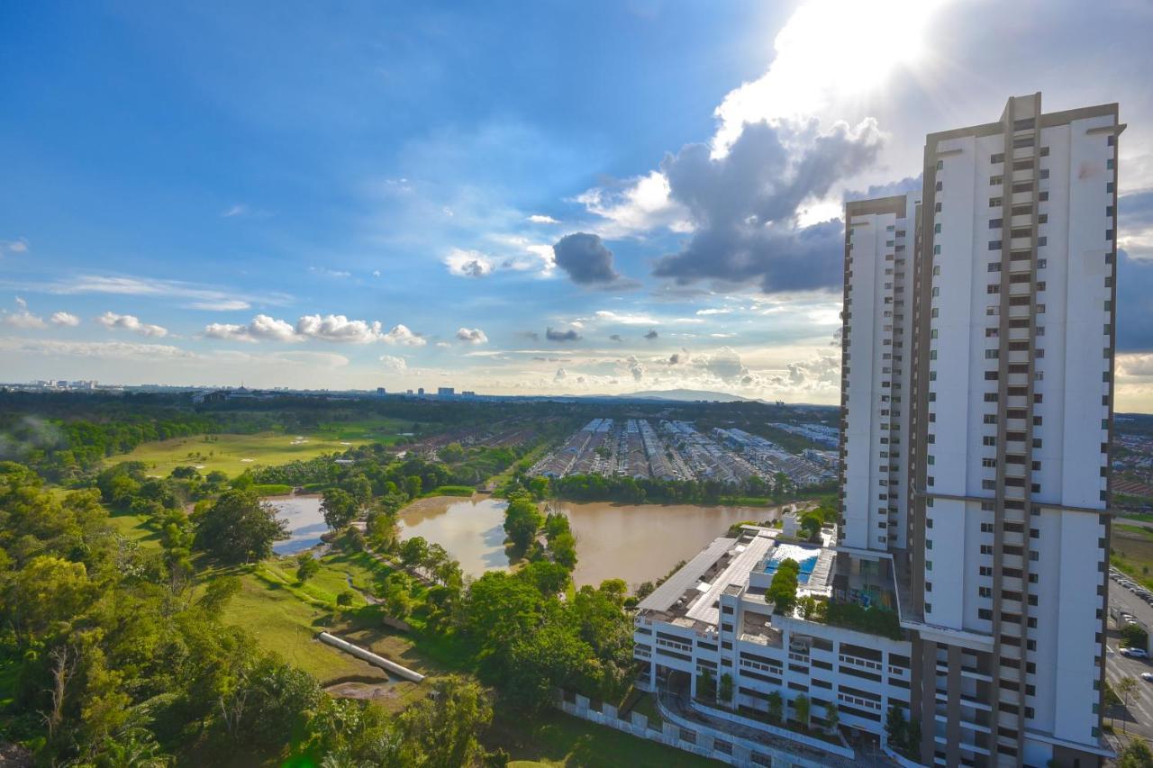 Cube 8Teens By Nest Home Johor Bahru Exterior foto